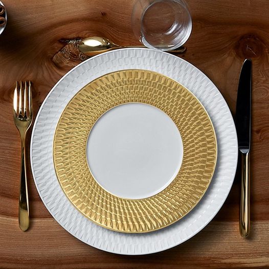 BERNARDAUD Twist Gold 27cm Plate Exclusivit s Shiamas Ltd